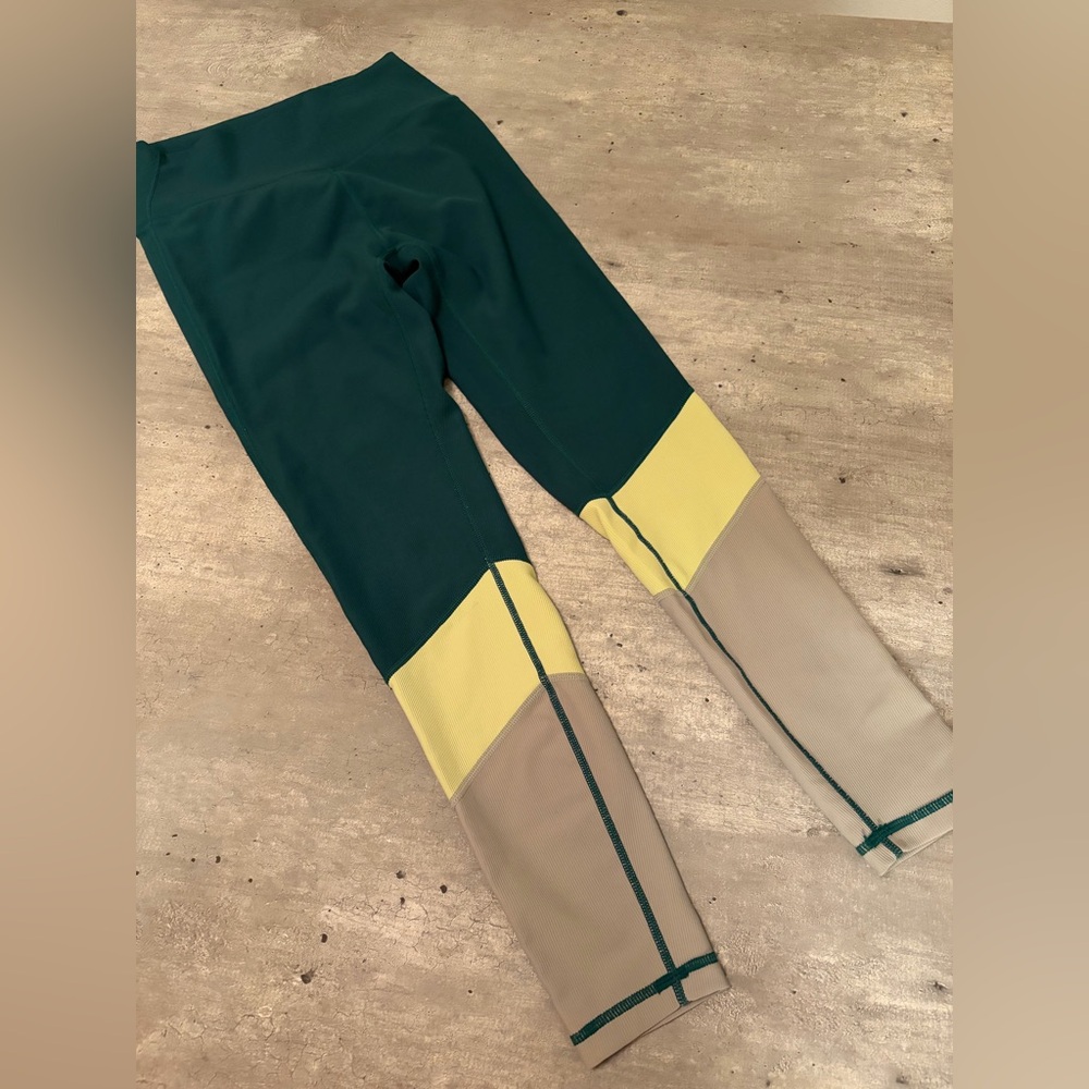 WILO the Label Green High Rise Compression Leggings Size Small NWOT